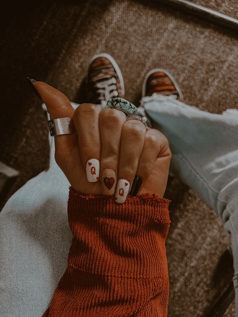 Rodeo Nails Westerns Almond, Punchy Valentines Nails, Western Easy Nails, Birthday Nails Western, Simple Punchy Nails, Cowgirl Valentine Nails, Nails 2023 Trends Western, Spooky Western Nails, Oval Western Nails