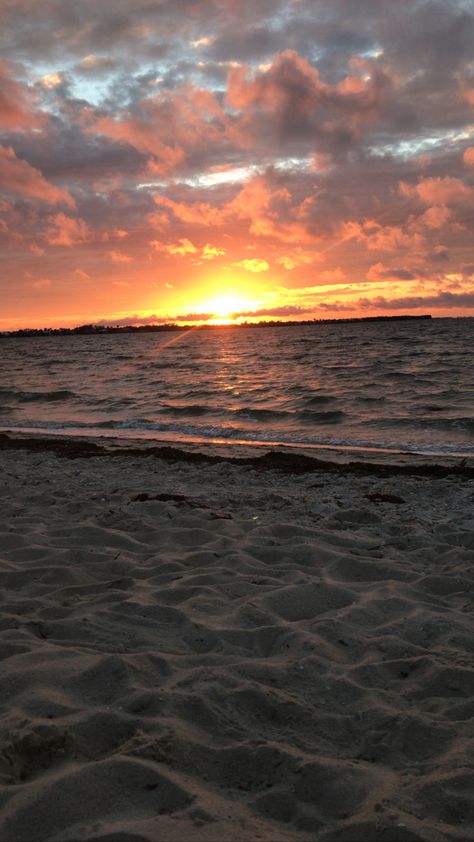 beach sunsets in florida #travel #florida #sunset Beach Sunsets, Travel Florida, Florida Sunset, Wallpaper Iphone Summer, Florida Beach, Florida Travel, Florida Beaches, Beach Sunset, Wallpaper Iphone