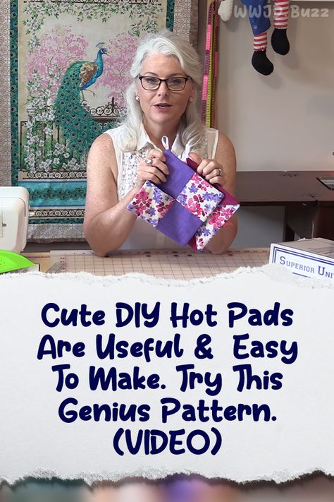 Couture, How To Sew A Pot Holder, Homemade Hot Pads, Quilt As You Go Pot Holders, Quilted Hot Pads Patterns Free, Potholders To Sew Free Pattern, Diy Hot Pads, Strawberry Sewing, Quilt Potholders