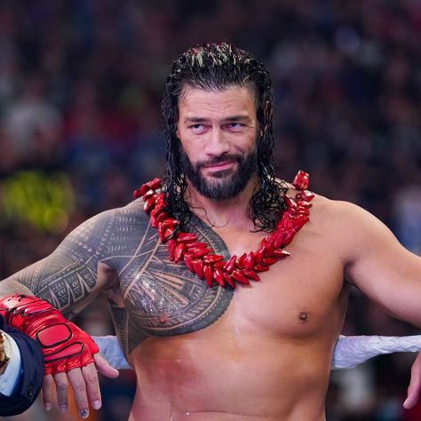 Reign Hairstyles, Roman Reighns, Roman Shield, Roman Reigns Smile, Roman Reigns Wwe Champion, Roman Reigns Shirtless, Sami Zayn, Roman Regins, Wwe Superstar Roman Reigns