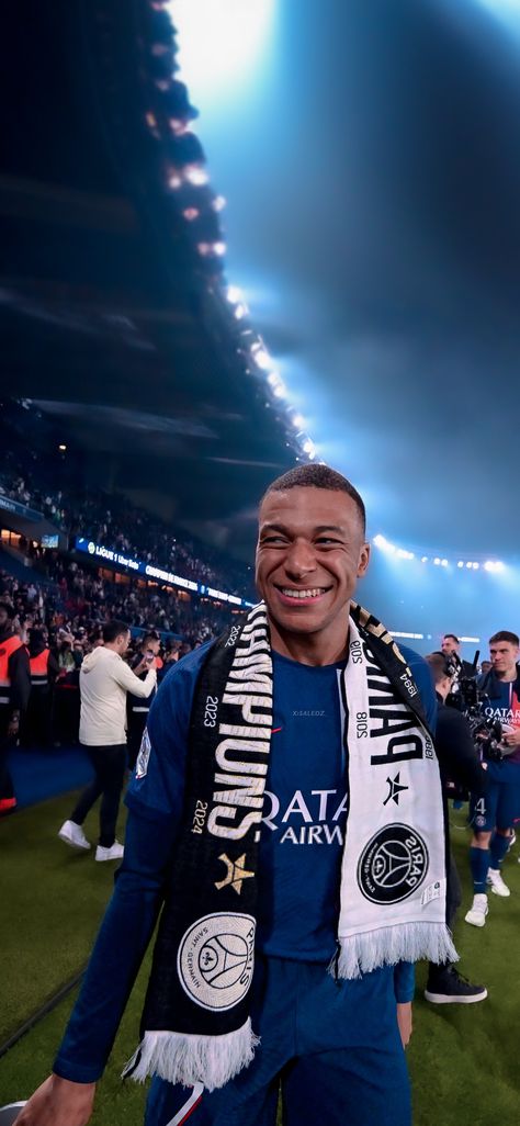 #kylian #mbappe #wallpapers #ligue1 Kylian Mbappe Photo, Mbappe Wallpapers 4k, Kylian Wallpaper, Dembele Wallpaper, Kylian Mbappé Wallpaper, Kylian Mbappe Cute, Mbappe 4k, Kylian Mbappe Wallpaper, Mbappe Wallpapers