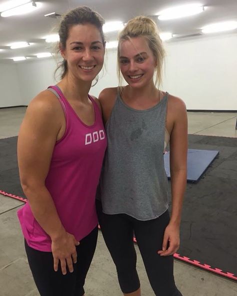 Margot Robbie Trains Jiu-Jitsu! https://www.attacktheback.com/the-ultimate-list-of-celebrity-bjj-practicioners/ Jiu Jitsu, Karate, Martial Arts, Brazilian Jiu Jitsu Women, Bjj Wallpaper, Jiu Jitsu Women, Bjj Women, Brazilian Jiu Jitsu, Margot Robbie