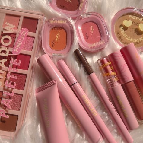 Peralatan Make Up, Pink Aesthetic Makeup Products, Alat Make Up, Pink Cosmetics Aesthetic, Pinkflash Makeup, Pink Flash Makeup, Make Up Pemula, Filipino Makeup, Make Up Korea