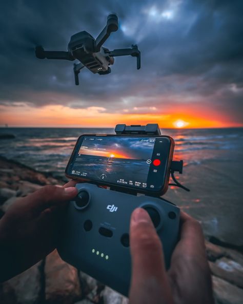 Dji Camera, Dji Mini 2, Dark Black Wallpaper, Uav Drone, Drone Images, Dream Vision Board, Amazing Technology, Dji Drone, Drone Pilot