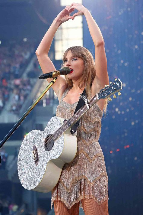 Eras Tour Crowd, You're Losing Me, Eras Tour Concert, Melbourne Cricket Ground, Photos Of Taylor Swift, Cricket Ground, Taylor Swift Cute, Estilo Taylor Swift, Taylor Swift Fearless