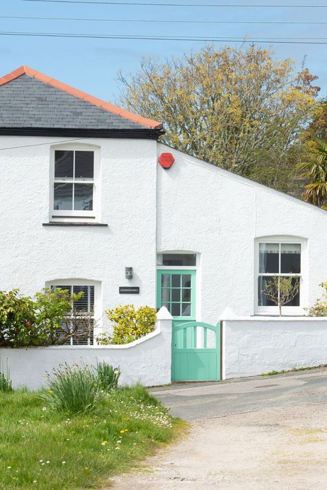 Truro, Coastal Cottage Exterior, Cornish Cottage, Truro Cornwall, Classic Cottage, Cottage Exterior, Beautiful Cottages, Green Door, Door Gate