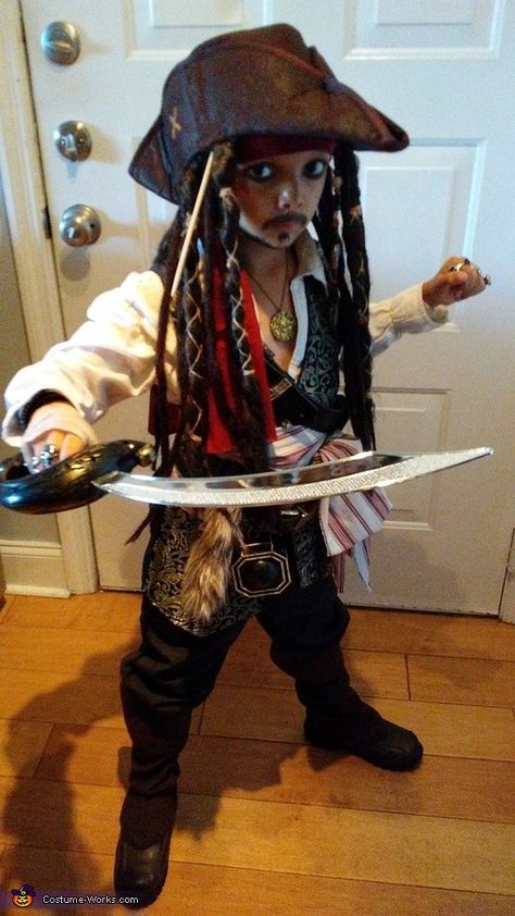 Captain Jack Sparrow Halloween Costume, Jack Sparrow Costume Diy, Toddler Pirate Costume Diy, Jack Sparrow Costume Kids, Diy Jack Sparrow Costume, Boy Costumes For Halloween, Pirate Costume Kids Boys, Pirates Halloween Costumes, Jack Jack Costume