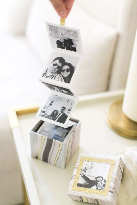 DIY Photo Albums - DIY Instagram Photo Box - Easy DIY Christmas Gifts for Grandparents, Friends, Him or Her, Mom and Dad - Creative Ideas for Making Wall Art and Home Decor With Photos Gifts For Boyfriend Long Distance, Diy Bff, Christmas Presents For Boyfriend, Presente Diy, Anniversaire Diy, Diy Instagram, Giveaway Gifts, Cadeau Couple, Photo Album Diy