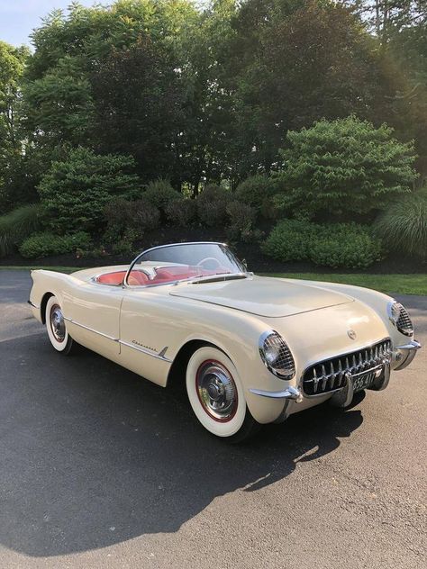 Old Classic Cars Vintage, Old Fashion Cars, 80s Cars, Carros Retro, Carros Vintage, Luxury Sports Cars, Old Vintage Cars, Corvette For Sale, Cars Vintage