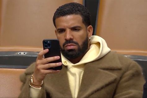 Drake Funny Pictures, Drake Mood, Future And Drake, Drake Funny, Drake Fashion, Drake Meme, Mood Pictures, Drake Photos, Drake Wallpapers