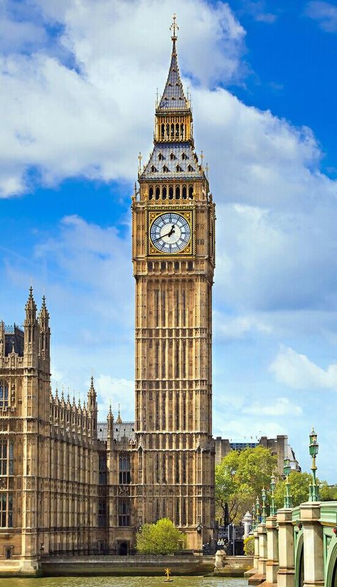 The Elizabeth Tower ('Big Ben') - height 316 feet Arequipa, London Must See, Elizabeth Tower, Big Ben Clock, London Attractions, Big Ben London, London Landmarks, London Town, Visit London