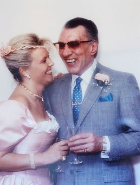 My husband Ronnie Kray: Wife of London gangster reveals all London Gangsters, Ron Kray, Kray Brothers, British Gangsters, Ronnie Kray, Reggie Kray, Kray Twins, Mafia Style, The Krays