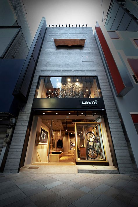 great store front Levis Store, Fasad Design, Retail Facade, Shop Facade, Storefront Design, Showroom Design, Shop Fronts, Retail Store Design, Shop Front Design