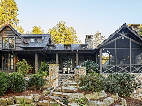 This Relaxed Lake Home Is a Rustic Retreat - Cottage Journal Rustic Cottage Exterior, Cottage On Lake, Lake Houses Exterior, Lake Keowee, Cottage Retreat, Cottage Lake, Lakeside Cottage, Cottage Exterior, Country Cottage Decor