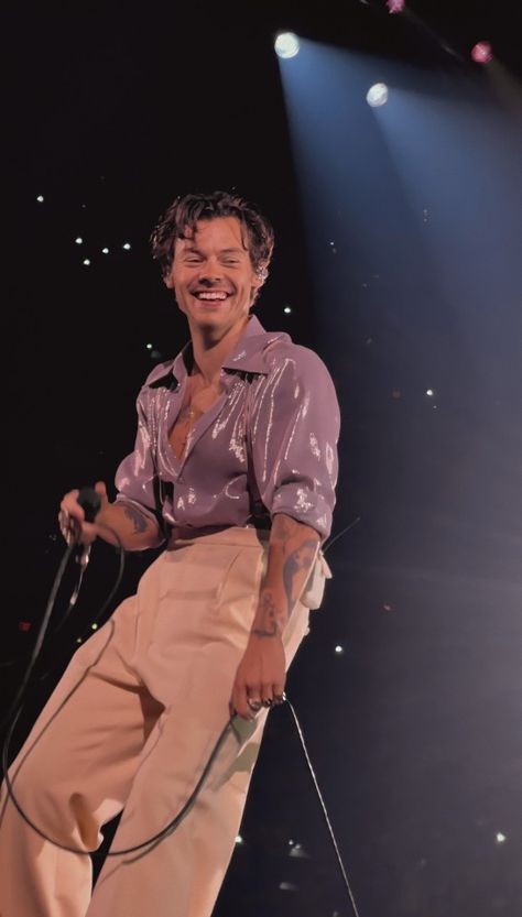 Harry Styles, Harry Styles Smiling, Photo Sequence, Harry Styles Smile, Harry Styles Photos, Better Day, The Cutest