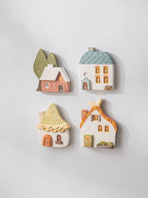 Easy Air Dry Clay Magnet Projects: Perfect for Beginners Fridge Magnets Handpainted, Clay Magnet Ideas, Polymer Clay Magnet, Magnet Ideas, Clay Magnets, Funny Items, Air Dry Clay Projects, Clay Houses, Size Difference