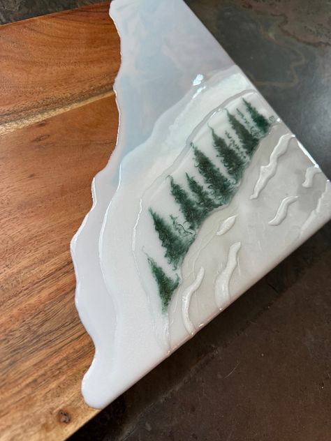 Diy Resin Charcuterie Board, Wood And Epoxy Charcuterie Board, Mountain Resin Art, Resin Tray Ideas, Resin Charcuterie Boards, Resin Charcuterie Board, Resin Pouring, Pine Tree Forest, Fall Beach