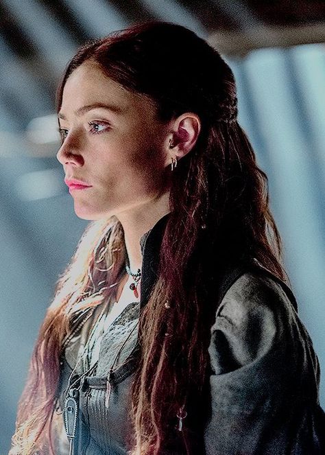 Clara Paget as Anne Bonny in Black Sails. Clara Paget, Charles Vane, Magic Realms, Anne Bonny, Pirate Stuff, Princess Fairytale, A Writer's Life, Pirate Adventure, Black Sails