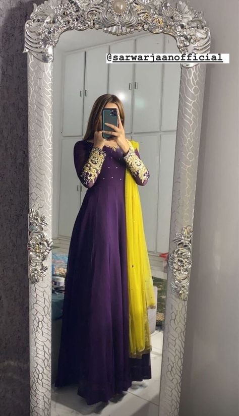 Pakistani Women Dresses, Long Gown Design, Anarkali Dress Pattern, Pakistani Dresses Casual, Indian Dresses Traditional, Pakistani Fashion Party Wear, Beautiful Pakistani Dresses, Bridal Dress Fashion, Indian Gowns Dresses