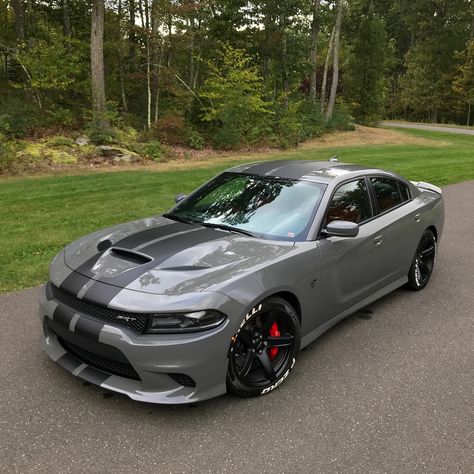 Hellcat Srt, Dodge Charger Hellcat, Charger Srt Hellcat, Modern Muscle Cars, Dodge Charger Srt, Luxury Sports Cars, Dodge Muscle Cars, Wide Body