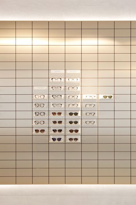 Viu eyewear creates gallery-like space for its Vienna flagship store Eyewear Retail, Eyewear Store Design, Eyewear Display, Eyeglass Stores, Retail Inspiration, Optical Shop, Eyewear Shop, Retail Store Design, Retail Interior