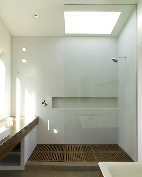 I like this concept because you have no moving parts on the glass.  I REALLY like this concept Små Rum Lidt Plads, Recessed Storage, Bad Inspiration, White Shower, Scandinavian Interior Design, Hus Inspiration, Minimalist Bathroom, Bathroom Renos, Shower Stall