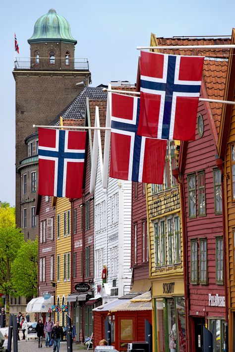 Bergen, Norway travel must-dos: Tour Bryggen wharf, visit the Hanseatic Museum and take a trip to the top of Mt. Ulriken. Bergen, Scandinavian Architecture, Norway Travel Photography, Norway Culture, Sweden Christmas, Norway Language, Norway Viking, Norwegian Fjords, Baltic Cruise