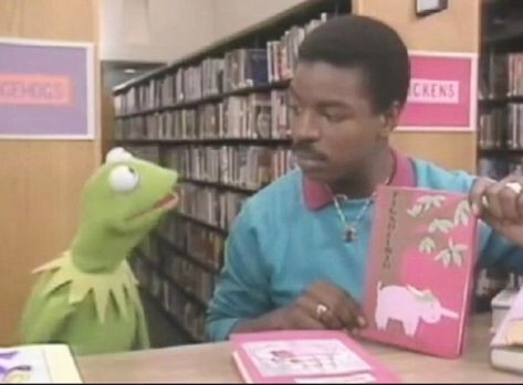 How you always looked for books that had been "approved" by Reading Rainbow, any time you went to the library. Spanish Pictures, Developing Photos, Garbage Pail Kids Cards, Scary Stories To Tell, Rich Family, Reading Rainbow, Spanish Books, Instant Photos, Cartoon Crossovers