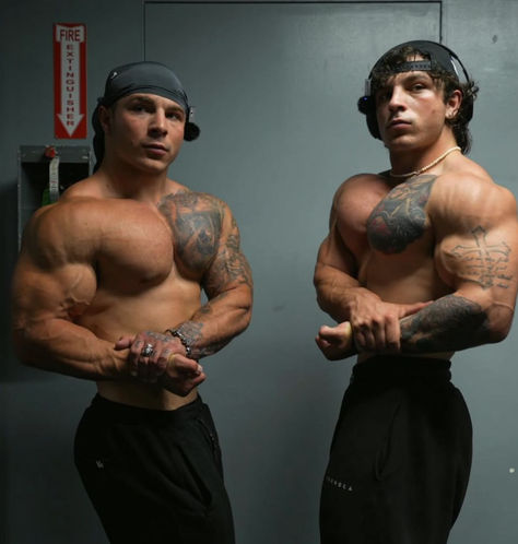 #trentwins #chestday #tren #bodybuilding #workout #hype #gym Tren Twins, Mr Olympia Winners, Creatine Supplement, Supplements For Muscle Growth, Aesthetics Bodybuilding, Strong Guy, Bodybuilding Pictures, Gym Boy, Gym Photos