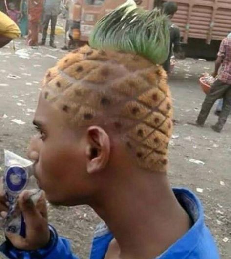 Pineapple Haircut, Ugly Hair Cuts, Pineapple Hairstyle, Haircut Fails, Weird Haircuts, Ugly Hair, Boy Haircuts Short, Bad Haircut