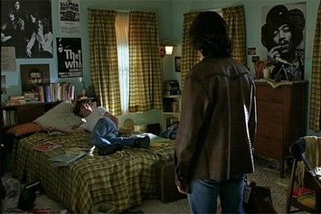 90s Bedroom Movie, Teenage Bedrooms, Cinephile Room, Bedroom With Couch, 1970 House, Movie Bedroom, Movie References, Boys On Film, Teenager Bedroom