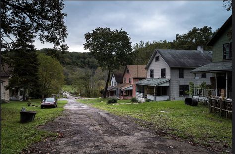 This ghost town has been sitting in the Pennsylvania woods for years, but most people don't even know it's there. Croquis, Abandoned Mansions, Ruins, Apocalypse Village, Tiny Ghost, Pennsylvania History, Abandoned Village, Abandoned Town, Mining Industry