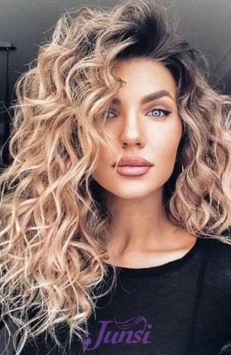 Curly Hair Tips, Long Hair Perm, Curly Hair Trends, Perm Hair, Vlasové Trendy, Curly Hair Photos, Curly Hair Inspiration, Permed Hairstyles, Long Straight Hair