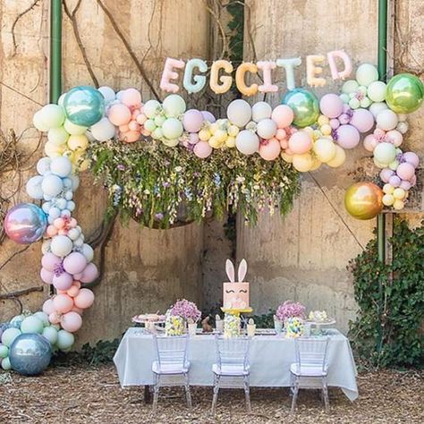 90+ DIY Easter Decorations ideas which are happy and hopeful - Hike n Dip Easter Baby Shower, Easter Backdrops, Easter Decorations Ideas, Easter Event, Easy Easter Decorations, Easter Party Decor, Easter Tree Decorations, Easter Birthday, Easter Decorations Dollar Store