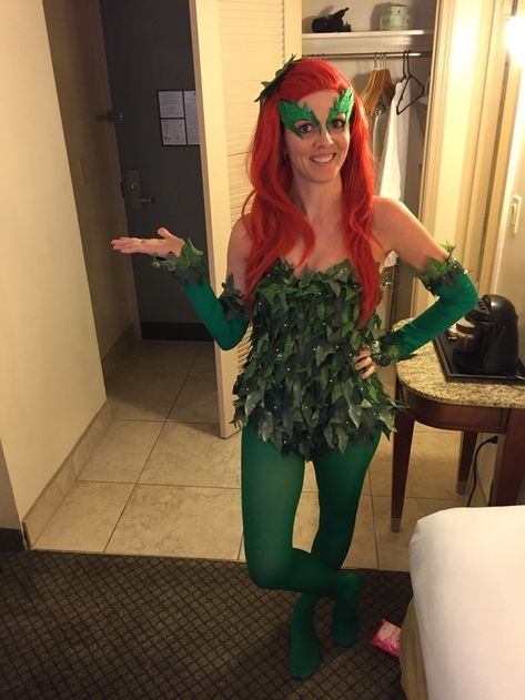 This Batman & Robin-inspired Poison Ivy. | 31 Genius Halloween Costume Ideas All '80s And '90s Kids Need Batman Diy Costume, Poison Ivy Costume Diy, Robin Halloween Costume, Poison Ivy Costume, Posion Ivy, Batman Halloween Costume, Batman Diy, Ivy Costume, Poison Ivy Costumes