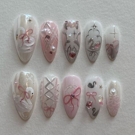 custom set ; swan lake ib flower knows makeup | Instagram Nail Design Art, Asian Nails, Blush Nails, Pearl Nails, Pretty Gel Nails, Nagel Inspo, Soft Nails, Jelly Nails, Gem Nails