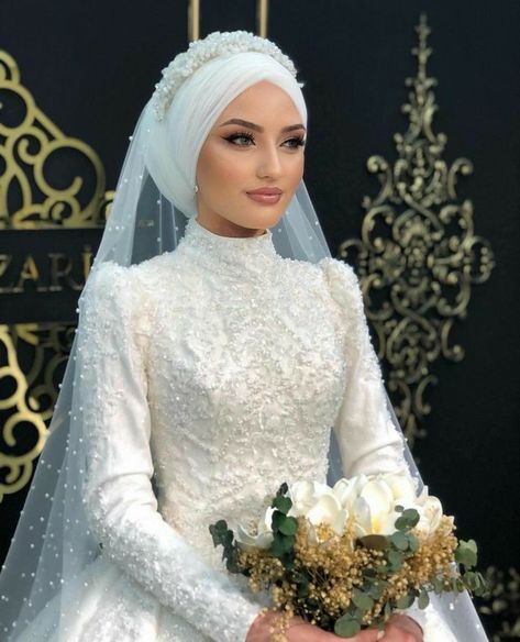 Balayage, Turban Bride, Morrocan Wedding Dress, Turban Hijab Wedding, Turban Wedding, Bridal Turban, Butterfly Wedding Dress, Bridal Hijab Styles, Wedding Hijab Styles