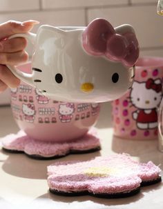 Hello Kitty Gift Set, Cool Things To Put In Your House, Stuff I Want For Christmas, Hello Kitty Dishes, Hello Kitty Mansion, Hello Kitty Ceramic Ideas, Hello Kitty Everything, Hello Kitty Items To Buy, Hello Kitty Gifts Ideas