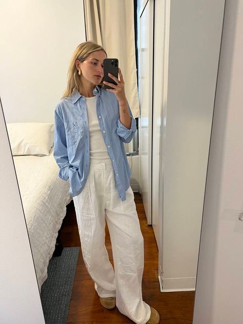 How to Wear the Summer Pants French and Italian Women Love | Who What Wear White Trousers Outfit Casual, Linnebyxor Outfit, Cotton Pants Outfit, Linen Trousers Outfit, White Trousers Outfit, Cream Pants Outfit, Linen Pants Outfit Summer, White Linen Pants Outfit, Trousers Women Outfit