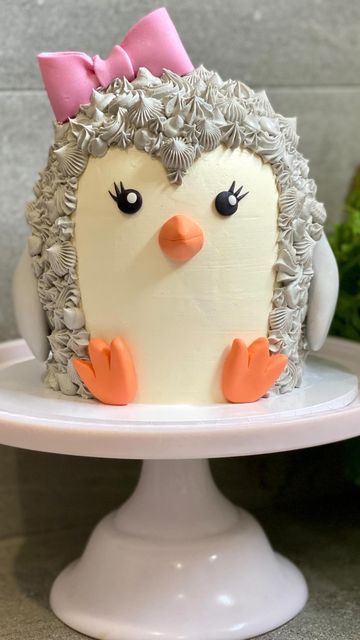 Frozen Doll Cake, Piping Buttercream, Baking Cakes Ideas, Christmas Themed Cake, Chicken Cake, Penguin Cakes, Chocolate Cake Designs, Monster Cake, 3rd Birthday Cakes