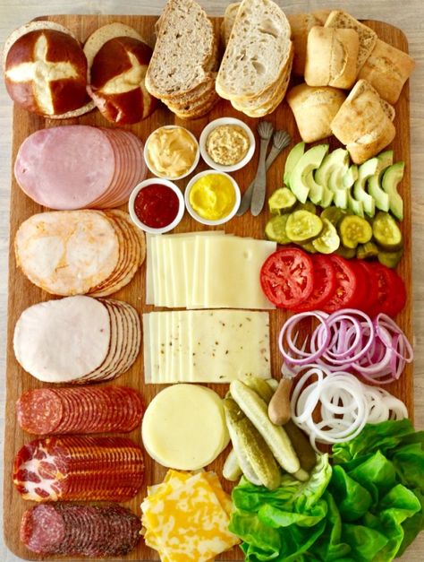 Sandwich Boards, Sandwich Bar, Sandwich Board, Charcuterie And Cheese Board, Party Food Platters, Charcuterie Recipes, Läcker Mat, Snacks Für Party, Food Trays