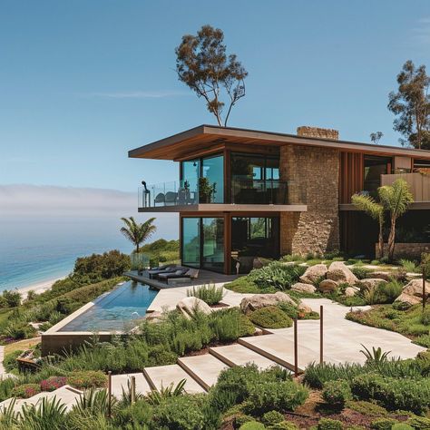 Inside Shaun White's Malibu Beachfront Home Lux Beach House, Cool Beach Houses, Designer House Exterior, California Villa Home, Luxury California Homes, Cute House Modern, Modern Contemporary Beach House, Malibu Luxury Homes, House With Beach View