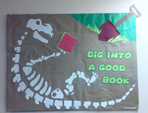 Dino Bulletin Board Ideas, Dinosaur Theme Bulletin Board, Dinasour Classroom Decoration, Dinosaur Display Classroom, Dinosaur Classroom Theme Decor Preschool, Jurassic Park Bulletin Board, Dinosaur Bulletin Board Ideas, Dinosaur Classroom Theme Decor, Dino Vbs