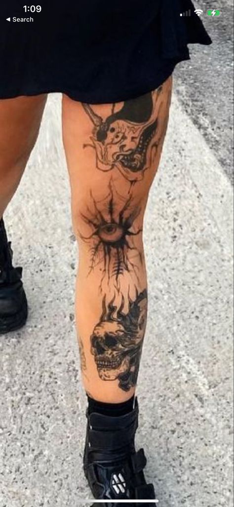 Creepy Spine Tattoos For Women, Spooky Themed Tattoos, Creepy Stomach Tattoos, Big Grunge Tattoos, Creepy Cool Tattoos, Creepy Pretty Tattoo, Creepy Tattoos Ideas, Found Family Tattoo, Thigh Goth Tattoo