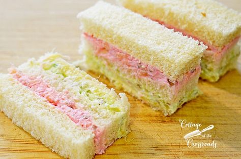 How to Make Ribbon Finger Sandwiches | Cottage at the Crossroads Ribbon Sandwiches, Tea Party Sandwiches, Coffee Matcha, Tea Sandwiches Recipes, Rings Cute, Party Sandwiches, Mini Sandwiches, Finger Sandwiches, Kids Wedding