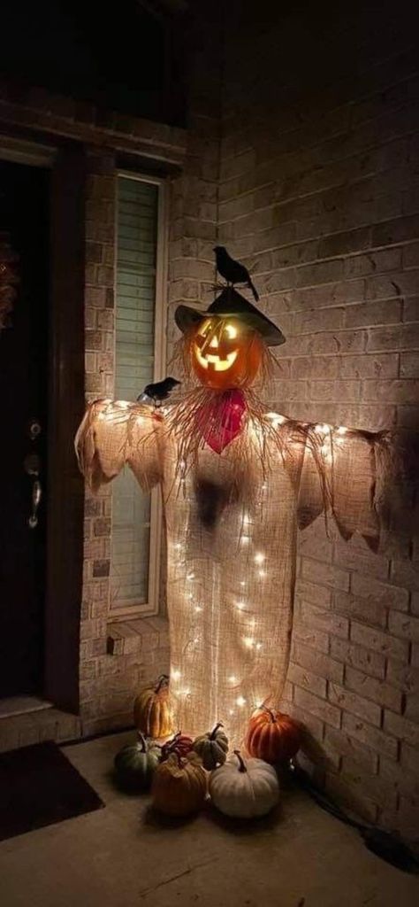 Yard Halloween Decorations Ideas, Front Yard Halloween, Yard Halloween Decorations, Front Yard Halloween Decorations, Halloween Outdoor Decor, Halloween Chic, Casa Halloween, Halloween Diy Outdoor, Halloween Outside