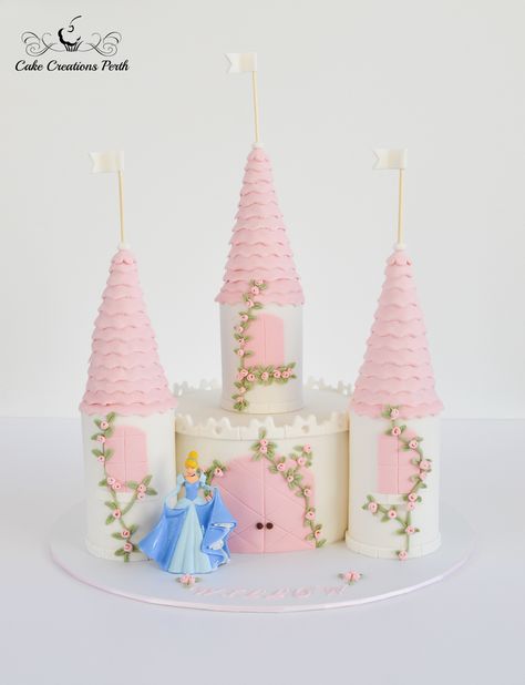 Cinderella castle cake One Tier Castle Cake, Buttercream Castle Cake, Princess Castle Cake Easy, Castle Cake Diy, Castle Cake Ideas, Easy Castle Cake, Cinderella Castle Cake, Castle Cakes, Castle Cake Topper