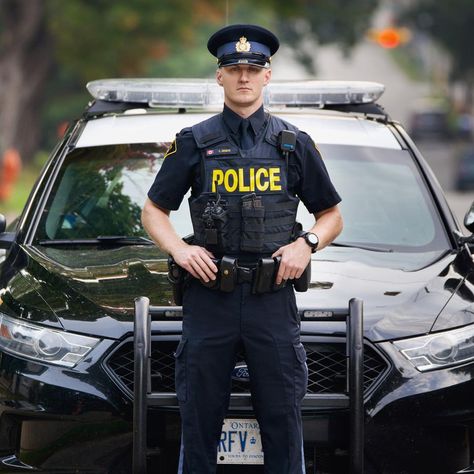 Do YOU have what it takes to become a Provincial Constable with the #OPP? Apply today to start your career in policing ---> Visit http://www.opp.ca/careers for more information #OPP #career #job #policing #police #Ontario #Canada #alwaysHiring #LESM #discoverpolicing #recruit #officer #nowHiring Police Motivation, Cop Uniform, Firefighter Costume, Army Police, Men's Uniforms, Police Life, Hot Cops, Police Uniforms, Men In Uniform