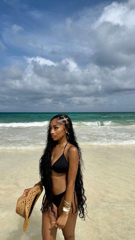 Beach Hair Styles, Vacation Braids, Holiday Braids, Braids Inspiration, Elegant Updos, Cute Box Braids, Vacation Hairstyles, Cute Vacation Outfits, Summer Picture Poses