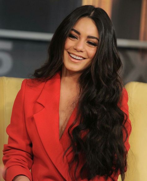 Vanessa Hudgens Dark Hair, Vanessa Hudgens Black Hair, Vanessa Hudgens Hair Color, Vanessa Hudgens Curly Hair, Vanessa Hudgens Long Hair, Taylor Naomi, Vanessa Hudgens Hair, Beauty Desk, Vanessa Hudgens Style